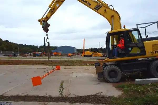 NPORS Excavator as a crane N100